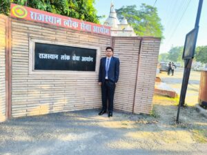 अभिषेक बैरवा ने राजस्थान प्रशासनिक सेवा 2024 परीक्षा में एससी वर्ग में 54वीं रैंक हासिल नौकरी के साथ तैयारी कर हासिल की सफलता